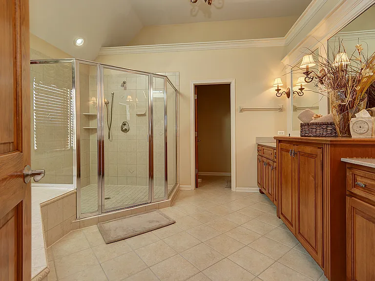 26025 Whispering Woods Cir — Photo 24