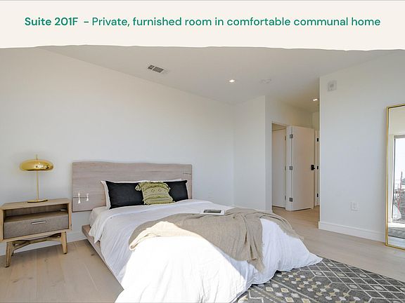 5th image of 2432 Penmar Ave #202A