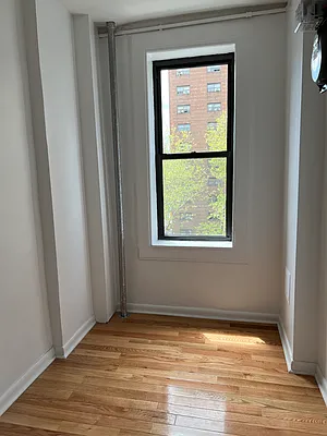 Rented by CITY SKYLINE REALTY INC | media 19