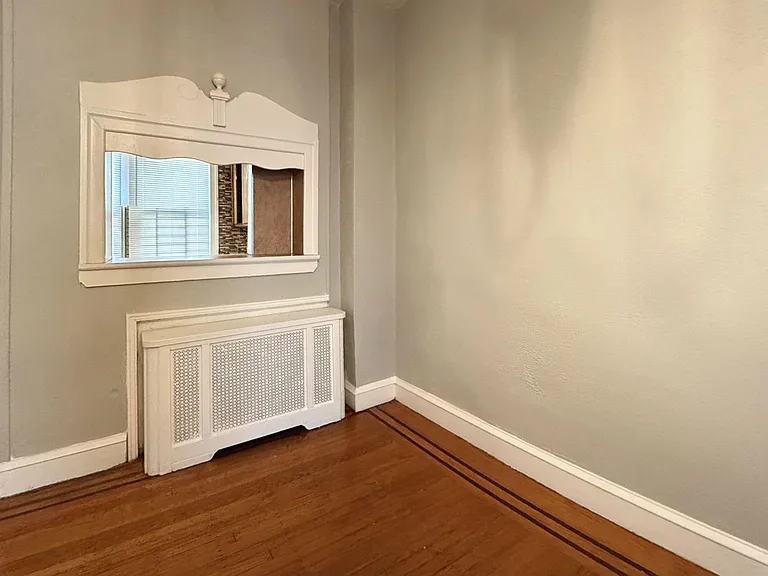3929 Alfred St — Photo 11