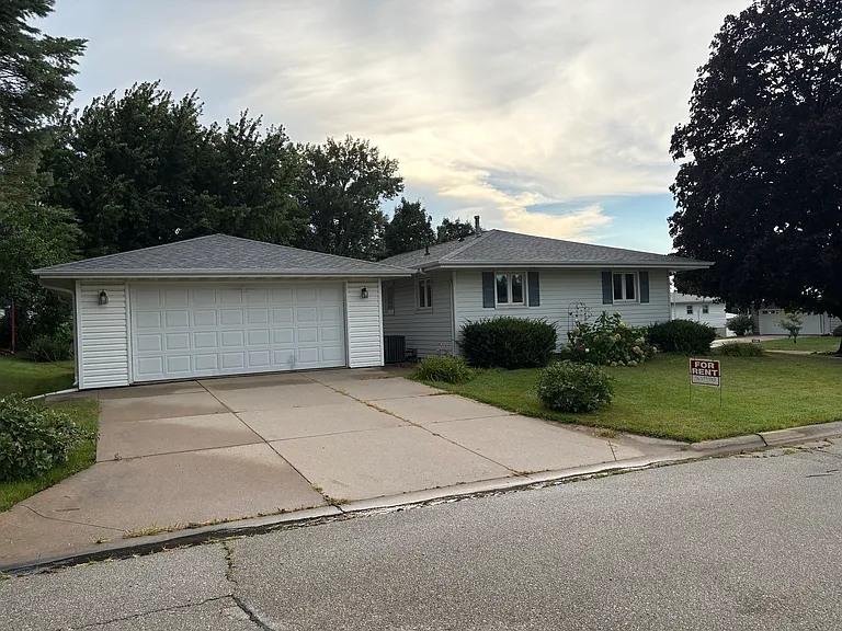 1355 B Ave — Photo 1