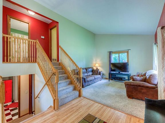 12914 8th Avenue N Zimmerman-2-web-Stairway