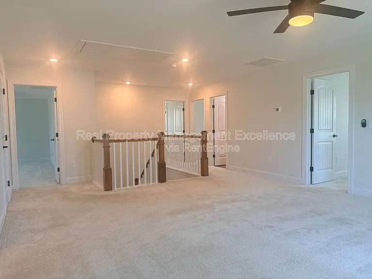 16 Clear Creek Cir — Photo 38