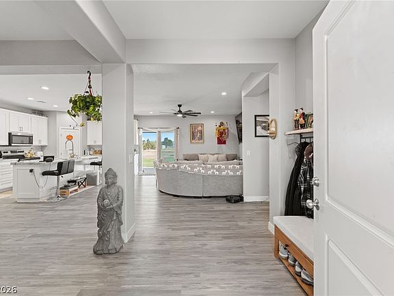 3rd image of 3461 Paiute Blvd