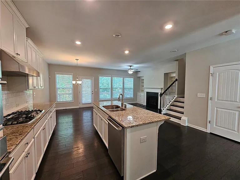 871 Sunset Park Dr — Photo 7