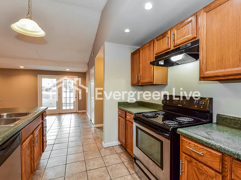 2700 Florentine Rd — Photo 5