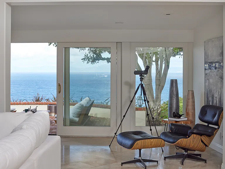 1115 Palos Verdes Dr — Photo 5