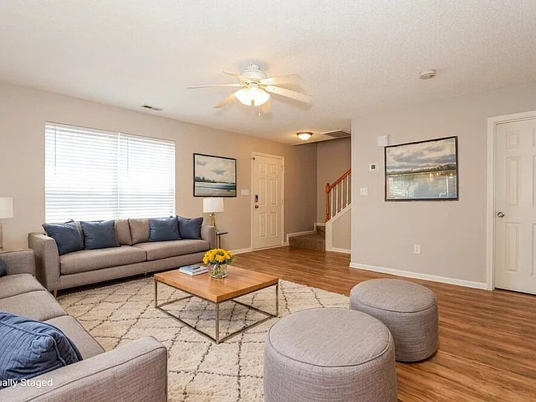 715 Almora Dr — Photo 5