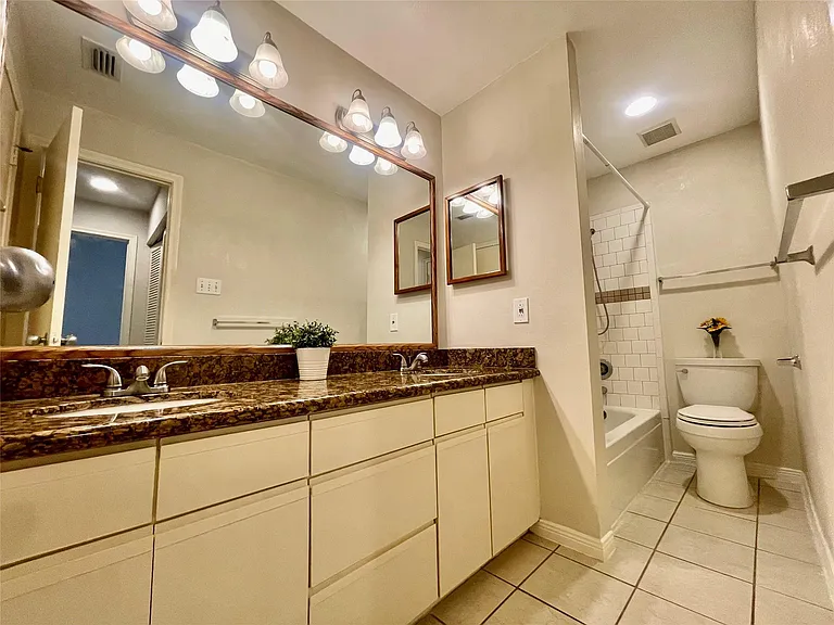 4144 SW Greystone Way #505 — Photo 19
