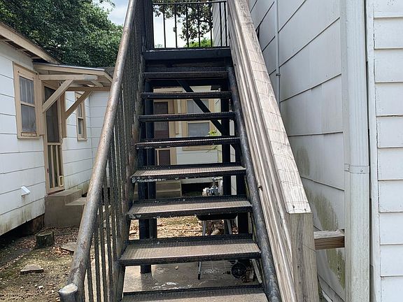 2nd image of 710 1/2 Auburn Ave #A