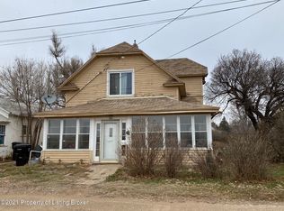 203 1st Ave NW, Belfield, ND 58622