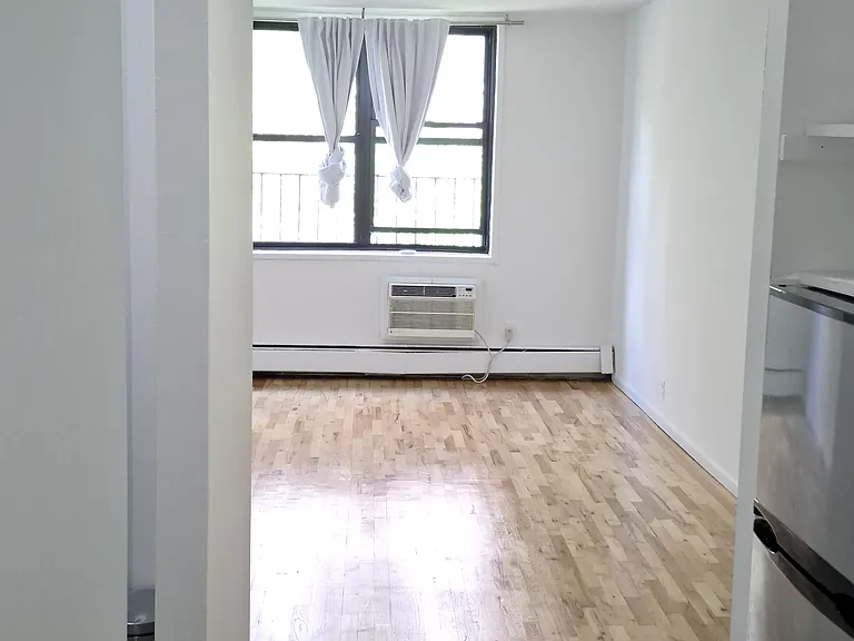 229 E 29th St #5K — Photo 1