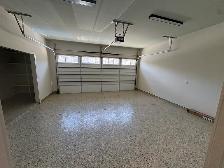 1201 Valerie Ln — Photo 11