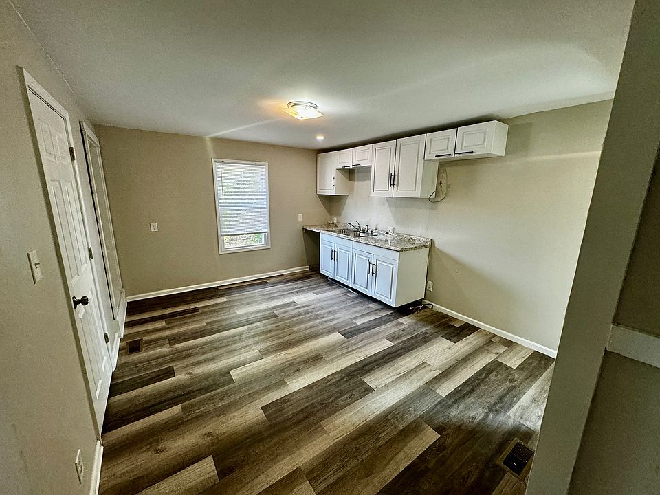 1st image of 313 E Ormsby Ave APT 3