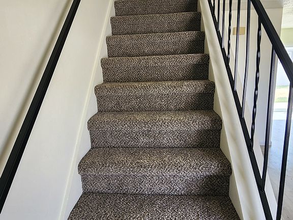 5th image of 606 Roma Ct #B