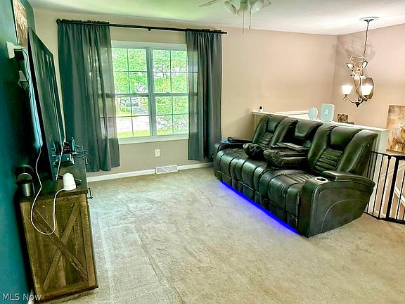 5th image of 879 Kimberly Cir