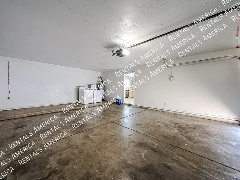15851 N 23rd St — Photo 23