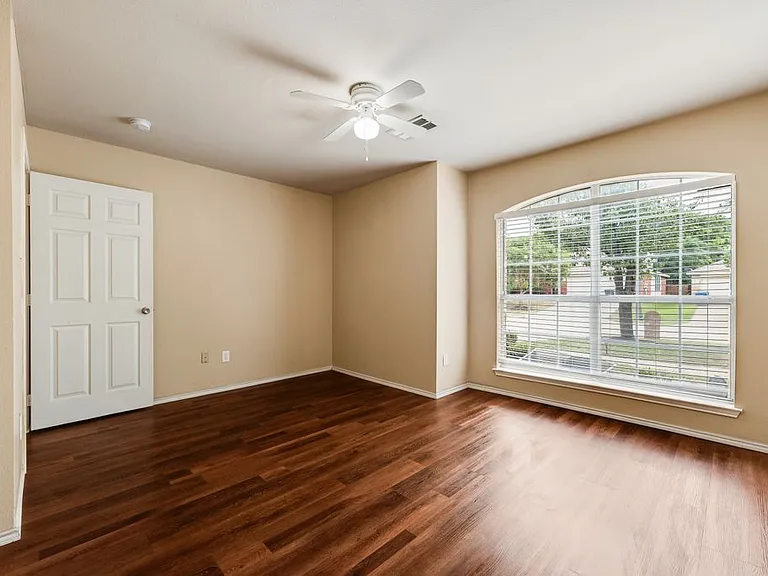 9300 Warren Dr — Photo 16