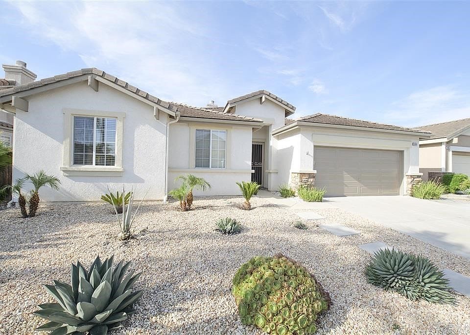 1st image of 984 Glendora Dr