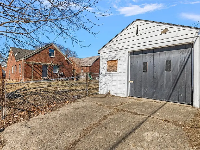 10500 Somerset Ave — Photo 42