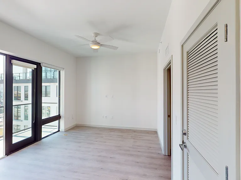 101 N Meridian — Photo 97