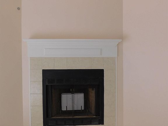 3rd image of 389 Clubhouse Dr APT Z1