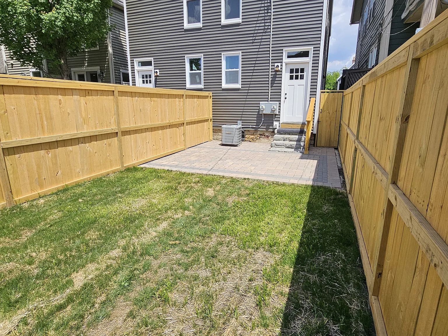 2 bed, 2.5 bath, 1250 sqft, $2,050 — Photo 3
