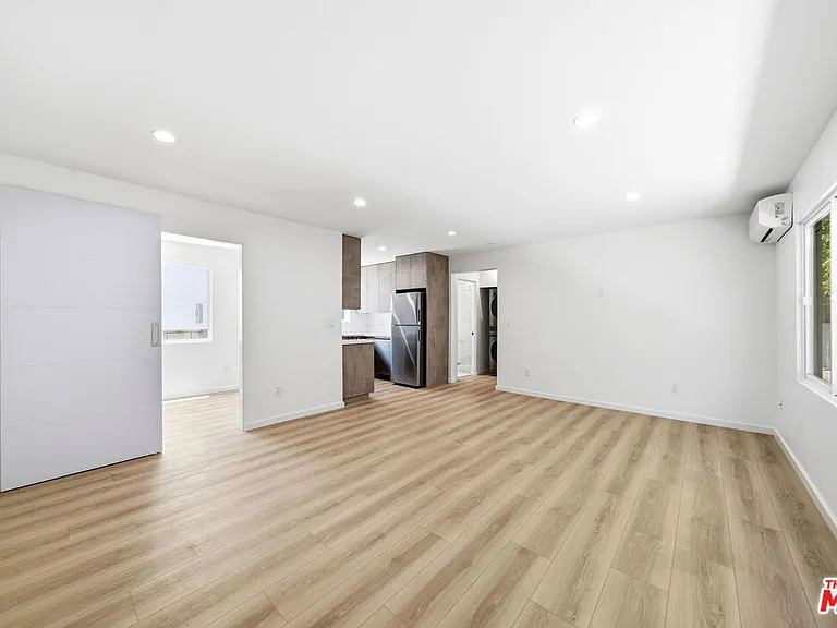 333 6th Ave #A — Photo 7