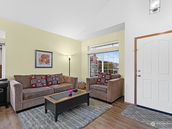 5th image of 5752 65th Street NE