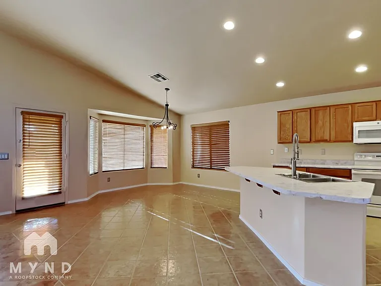 12813 W Aster Dr — Photo 7