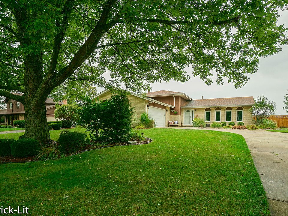 1st image of 17404 S Heritage Dr