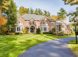 44 Country Club Ln, North Andover, MA 01845