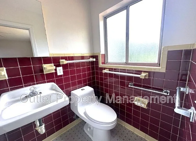 2517 E Marks St — Photo 8
