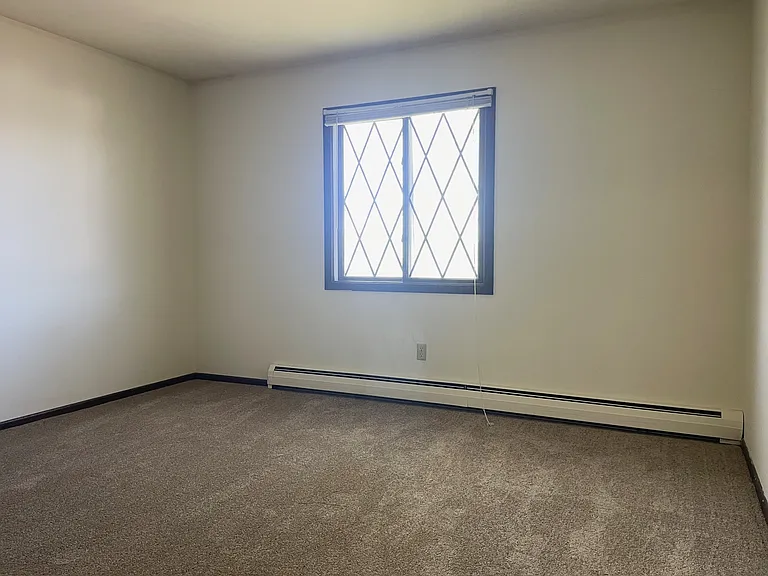 2367 Chalet Gardens Rd — Photo 8