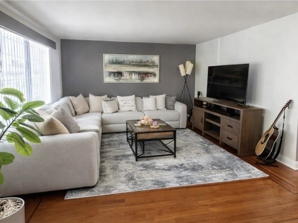 325 Oswald Pl #1