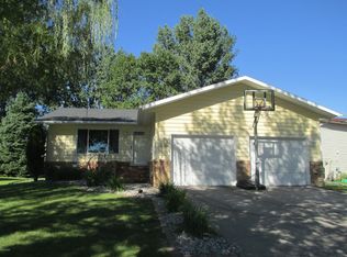 2566 S 19th St, Grand Forks, ND 58201