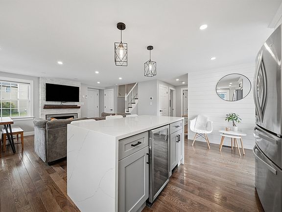 3rd image of 2 Chapman Ave