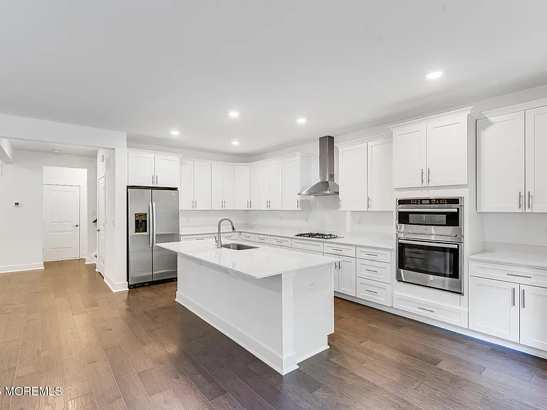 160 Woolley Ct — Photo 3