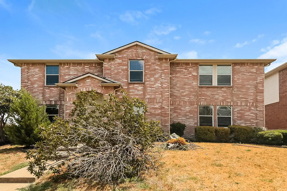 5 bed, 2.5 bath, 2904 sqft, $2,625 — Photo 1