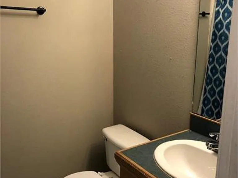 433 Idlewild Dr — Photo 3