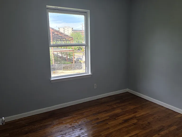 565 Bergen St #3 — Photo 4