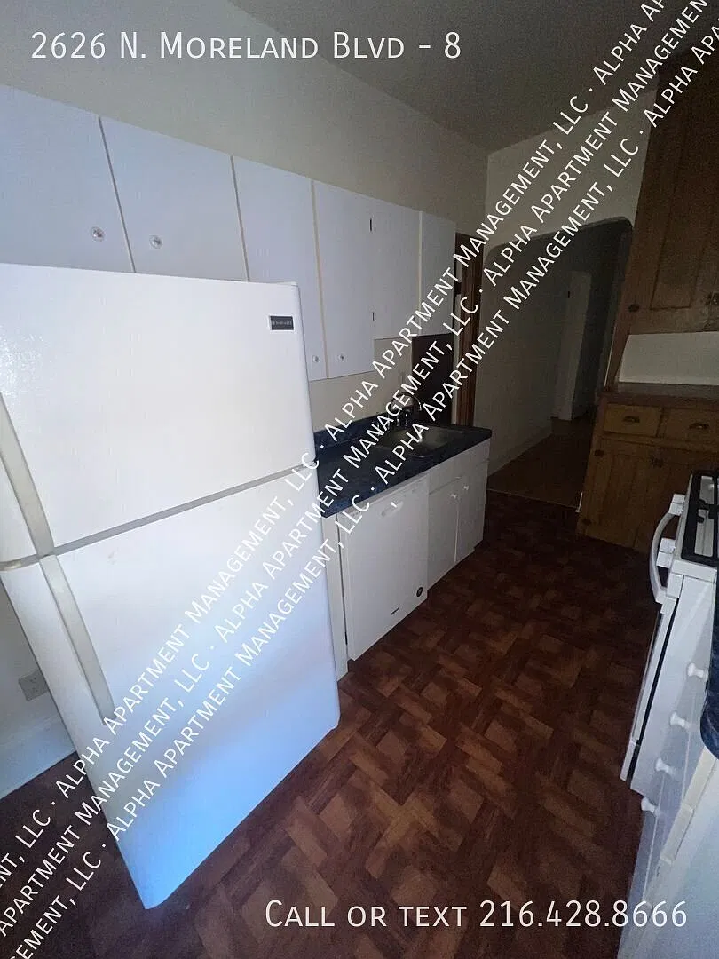 Two bedroom CLE Heights — Photo 2