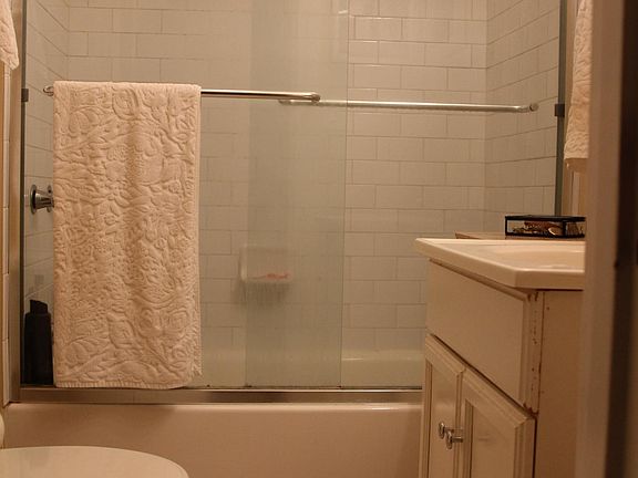 4th image of 1021 N Paulina St #1