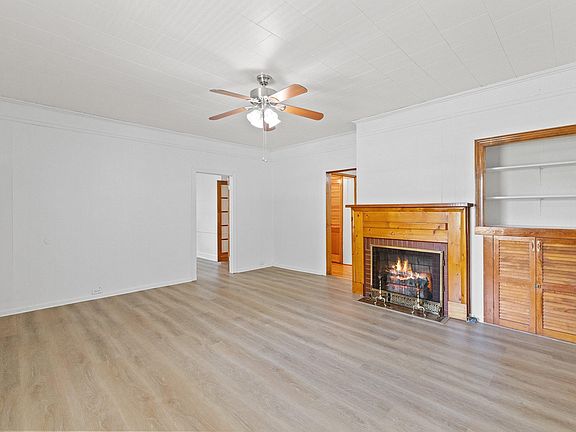 5th image of 302 W East St