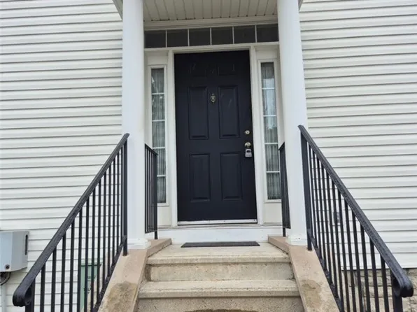 400 Oxford Oak Dr, Blacklick, OH 43004