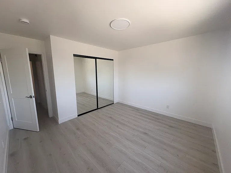 525 N Madison Ave #201 — Photo 8