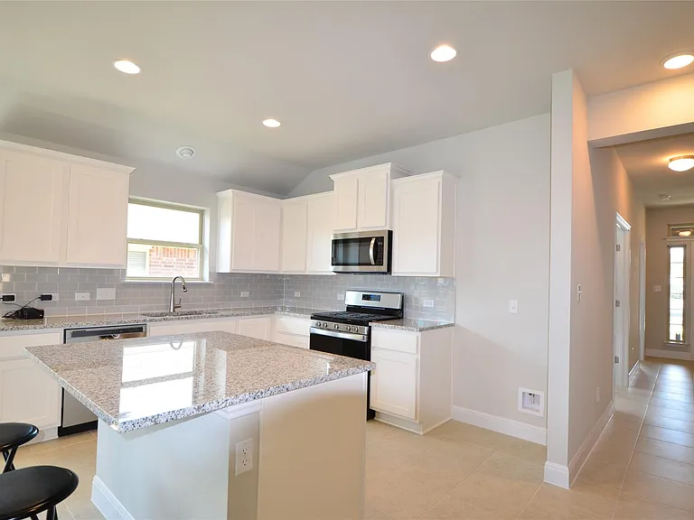 3477 Pauling Loop — Photo 3