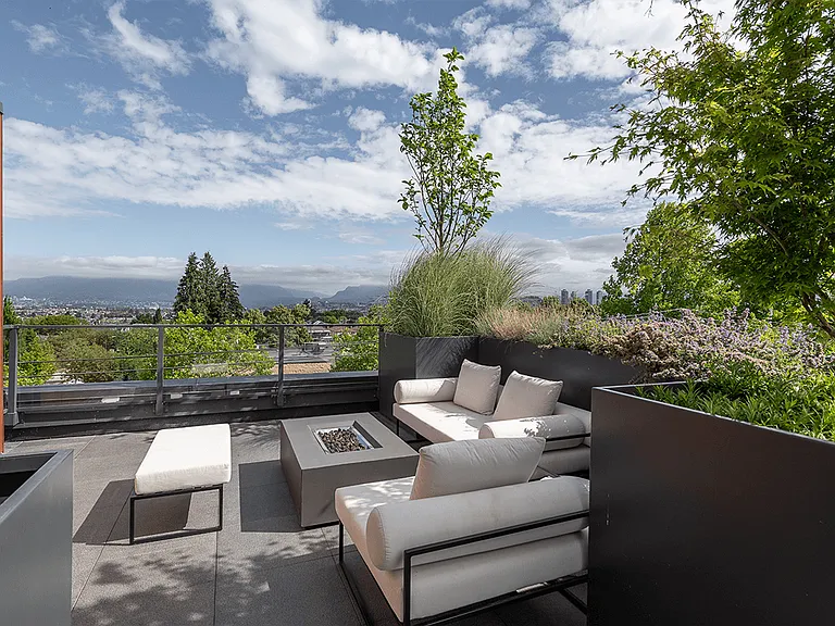 4502 Rupert St — Photo 13