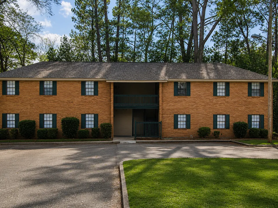 825 W Edgemont Ave