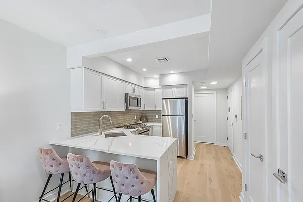 Sold by Amorelli Realty | media 25